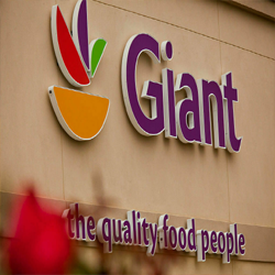 Giant Locations Logo